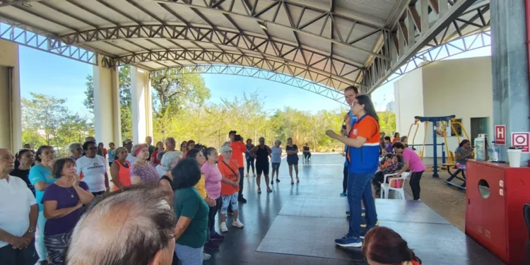Defesa Civil de Palmas promove palestra sobre queimadas no Parque da Pessoa Idosa