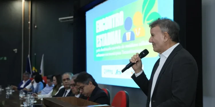 Eduardo Siqueira Campos destaca Palmas como referência na gestão de resíduos sólidos e defende diálogo político no Tocantins
