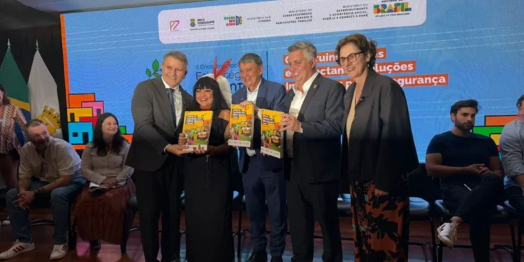 Prefeito Eduardo Siqueira Campos participou da abertura oficial do III Encontro Nacional da Estratégia Alimenta Cidades – Foto Divulgação