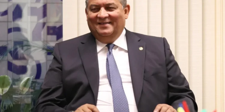 Senador Eduardo Gomes garante recursos para obras no balneário de Figueirópolis e campo society em Carmolândia