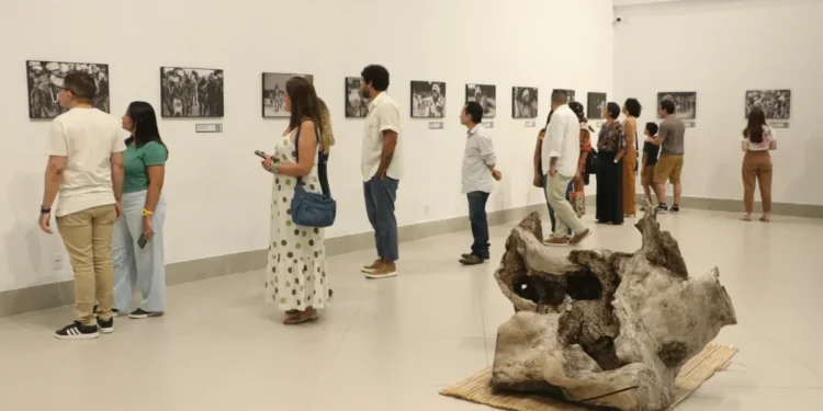 Fotógrafo do Tocantins, Emerson Silva, ganha destaque nacional circulando pelo Brasil com seu trabalho sobre as tradições do Povo Indígena Krahô