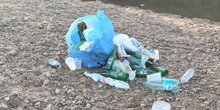 Poluição no Porto da Balsa em Miracema desafia Poderes