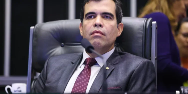 Ricardo Ayres vota pela prisão preventiva de 21 investigados nas fraudes no INSS