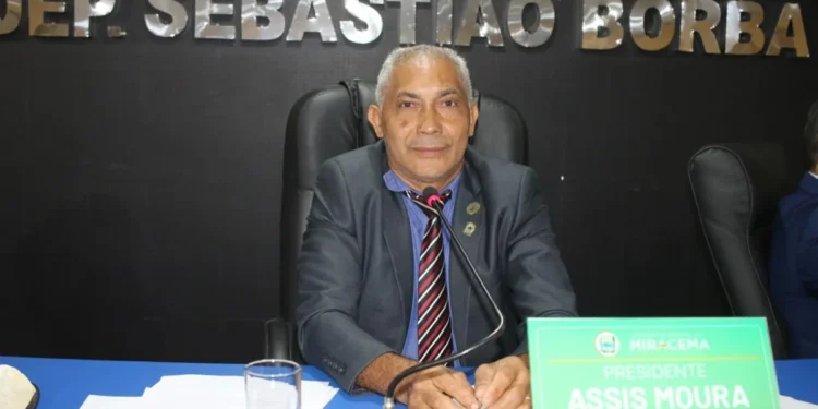 Exclusivo: Presidente da câmara de Miracema Assis Moura reclama de van escolar parada e solicita providências