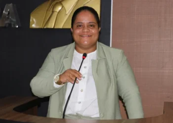 Em pronunciamento forte, vereadora Maria Bala aponta para gestão de Miracema
