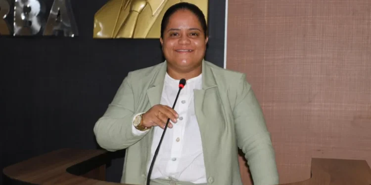 Em pronunciamento forte, vereadora Maria Bala aponta para gestão de Miracema