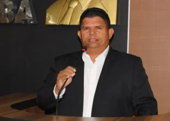 Em pronunciamento forte, vereadora Maria Bala aponta para gestão de Miracema