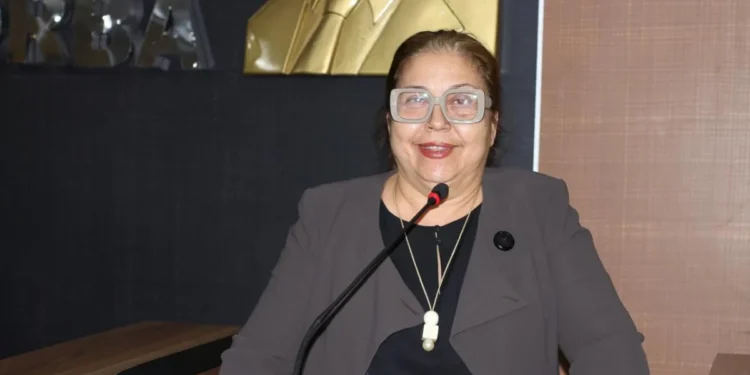 Em pronunciamento forte, vereadora Maria Bala aponta para gestão de Miracema