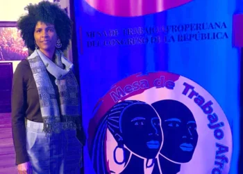 Laurenita Gualberto  é pesquisadora e formadora na área de Educação para as Relações Étnico-Raciais e Educação Escolar Quilombola