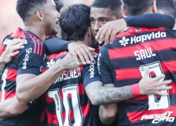 Brasileirão: Flamengo quebra tabu de 28 anos, vence Juventude e segue líder