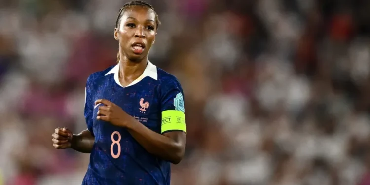 Ex-PSG, francesa se torna contratação mais cara do futebol feminino