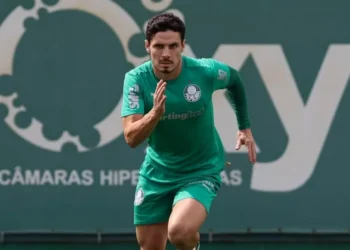 Andreas Pereira faz primeiro treino pelo Palmeiras, e Veiga inicia transição física