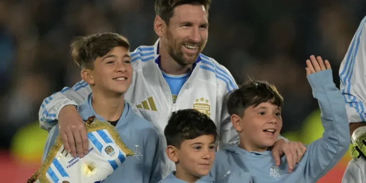 Após vitória da Argentina, Messi confirma ausência contra o Equador