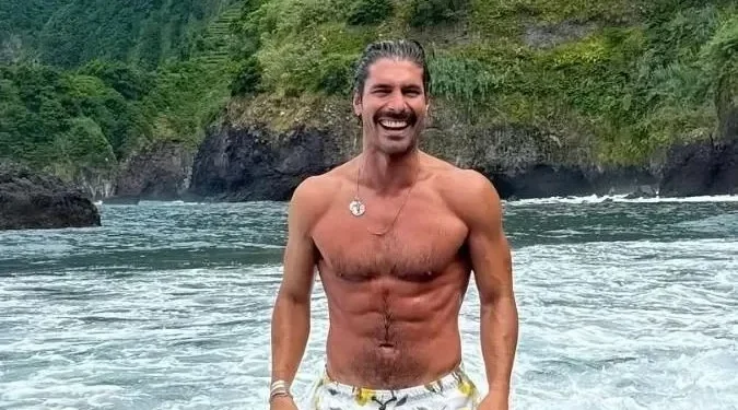 Influenciador e modelo anuncia que vai virar padre e vídeo viraliza
