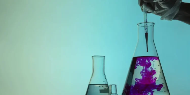 Química no vestibular da Unesp: veja os temas mais recorrentes