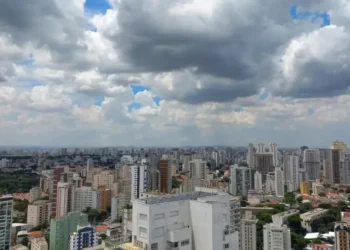 Frente fria de fraca intensidade deve trazer chuviscos para SP
