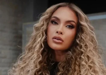 Sarah Andrade julga participação no BBB: “Me fazia de muito forte”