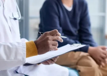 O que todo adolescente precisa saber antes de ir ao médico sozinho