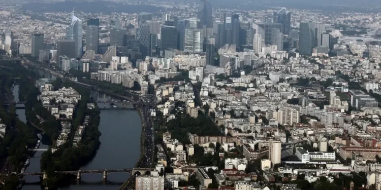 Taxa de desemprego na OCDE segue em 4,9% em julho, perto de mínima recorde