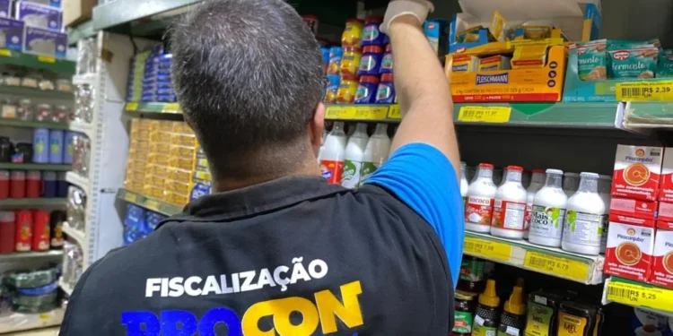 Procon Tocantins comemora 35 anos do CDC com operação “De Olho no Prazo de Validade” e apreende mais de 9 mil produtos