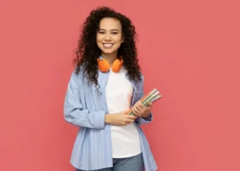 ONG oferece cursos gratuitos para mulheres na “Feira de Oportunidades”