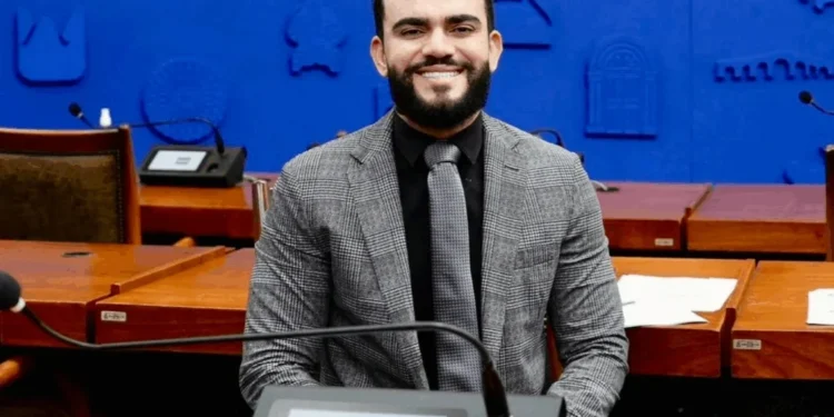 Lei de autoria do deputado Léo Barbosa garante apoio à saúde mental de mães atípicas no Tocantins