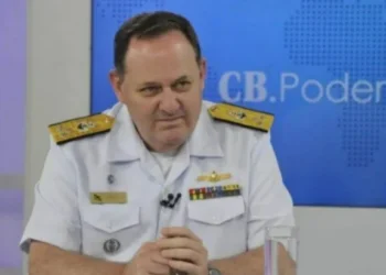 Marinha precisa de sistema que vigie as fronteiras marítimas, diz Almirante