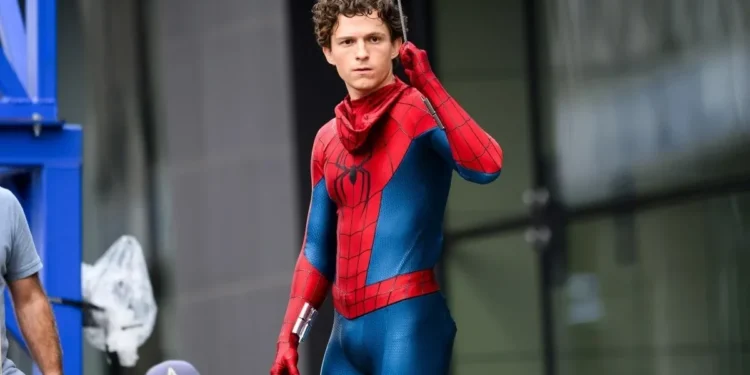 Homem-Aranha 4 tem filmagens suspensas após acidente com Tom Holland