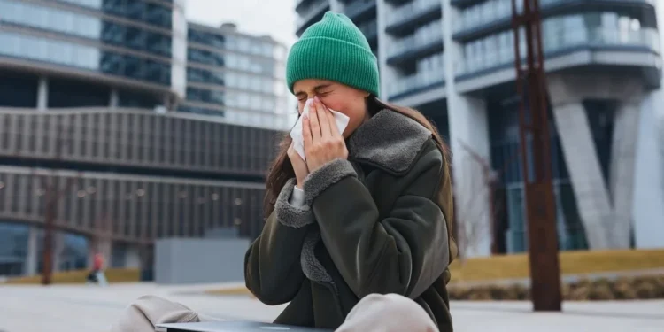 Atchim! Médicos explicam por que você não deve segurar o espirro