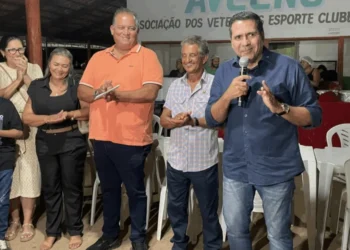 O anúncio foi feito ao lado do senador Eduardo Gomes, do prefeito Jesus Evaristo e demais lideranças da cidade