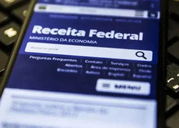 Receita: leilão tem iPhone por R$ 800 e PS5 a R$ 1 mil. Veja detalhes