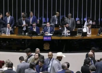 Câmara aprova R$ 1,5 bilhão para saúde e educação fora da meta fiscal