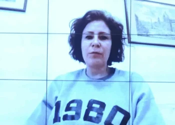 Moraes libera redes sociais de Zambelli, que está presa na Itália