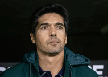 Abel Ferreira se torna 3º técnico com mais semifinais na Libertadores