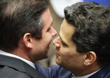 Câmara e Senado entram em guerra fria que fragiliza Motta