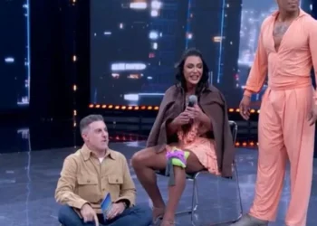 Veja momento em que Gracyanne Barbosa se machuca no Dança dos Famosos