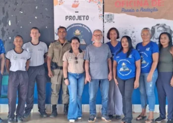 Alunos e educadores que participaram das oficinas de redação e de poesia - Foto: Divulgação/Seduc/Governo do Tocantins