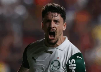 Saiba a situação de Piquerez e Evangelista após lesões contra o Bahia