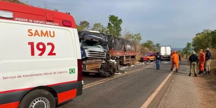 Morre no hospital motorista que ficou ferido em acidente entre caminhões na TO-010