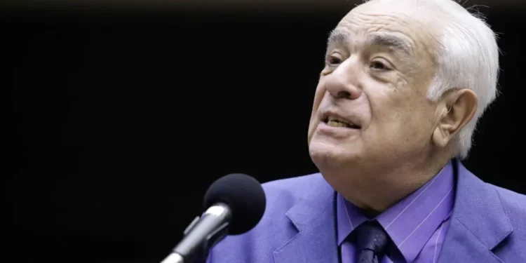 PL decide nesta semana se deputado que elogiou Moraes permanece no partido