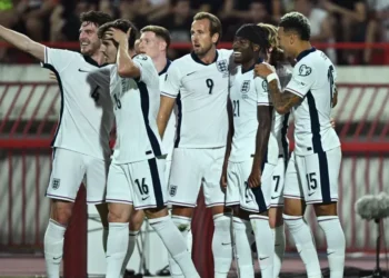 Kane vê goleada sobre a Sérvia como modelo para Inglaterra no ciclo da Copa