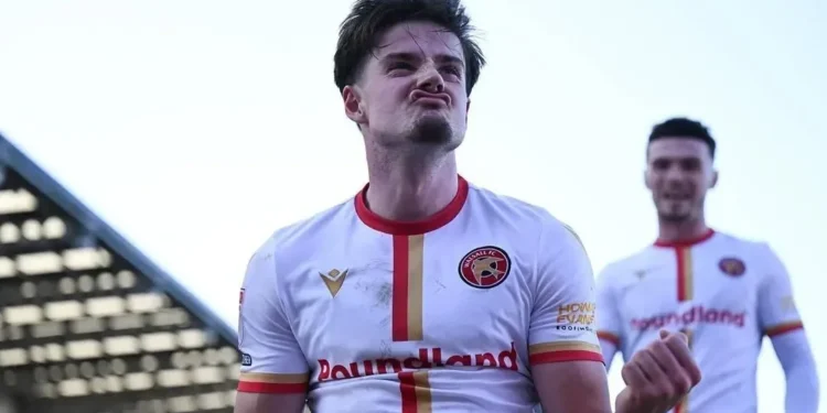 Jogador inglês é suspenso após apostar mais de 2 mil vezes; entenda