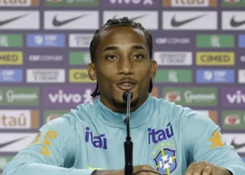 João Pedro deu coletiva nesta terça-feira (2) na Granja Comary, casa da Seleção Brasileira  • Rafael Ribeiro/CBF