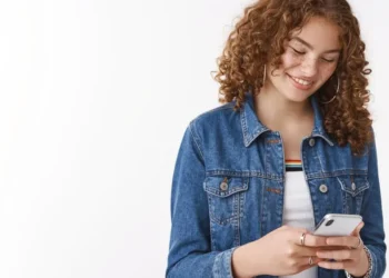 Ferramentas gamificadas, como Brainly, Duolingo e Kahoot!, tornam estudo mais dinâmico e colaborativo • Freepik