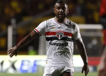 São Paulo toma decisões distintas sobre saídas de jogadores da base