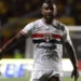 São Paulo toma decisões distintas sobre saídas de jogadores da base