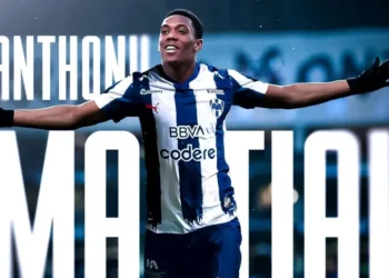 Equipe mexicana anuncia atacante ex-Manchester United