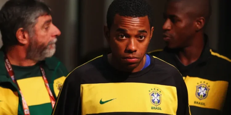 Robinho atrai visitas e vira símbolo entre presos em Tremembé: “É um astro”