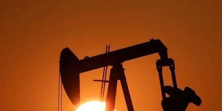 AIE eleva previsões para oferta global do petróleo em 2025