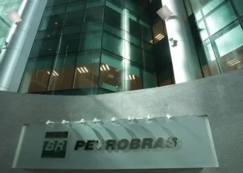 Petrobras confirma emissão de US$ 2 bilhões em títulos globais